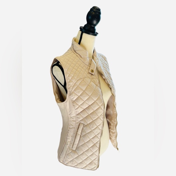 EUC Haute Monde Puffer Vest Size L - Picture 4 of 7